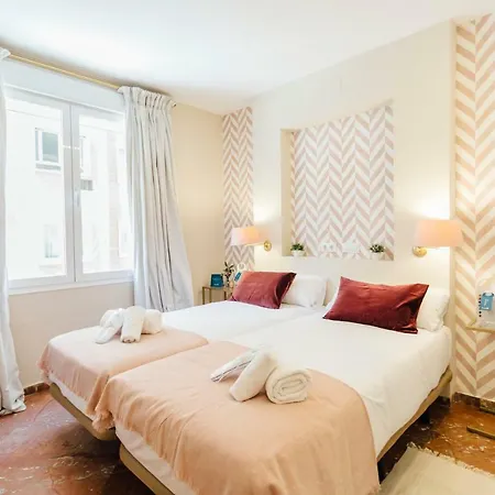 Stylish And Wide- 3bdr 3bth- Remedios * Sevilla
