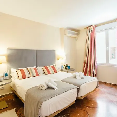 Stylish And Wide- 3bdr 3bth- Remedios * Sevilla