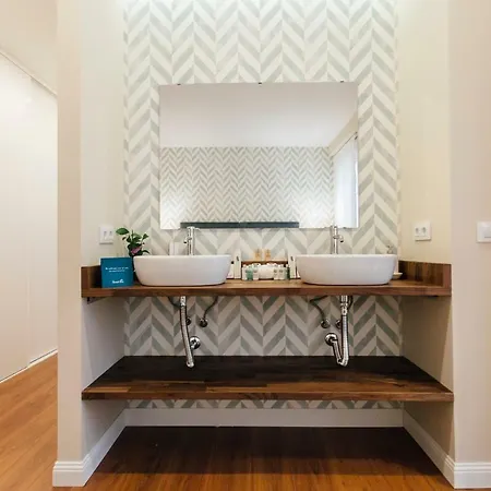 Stylish And Wide- 3bdr 3bth- Remedios Apartamento