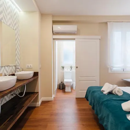 Apartamento Stylish And Wide- 3bdr 3bth- Remedios Sevilla