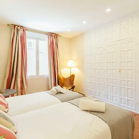 Stylish And Wide- 3bdr 3bth- Remedios * Sevilla